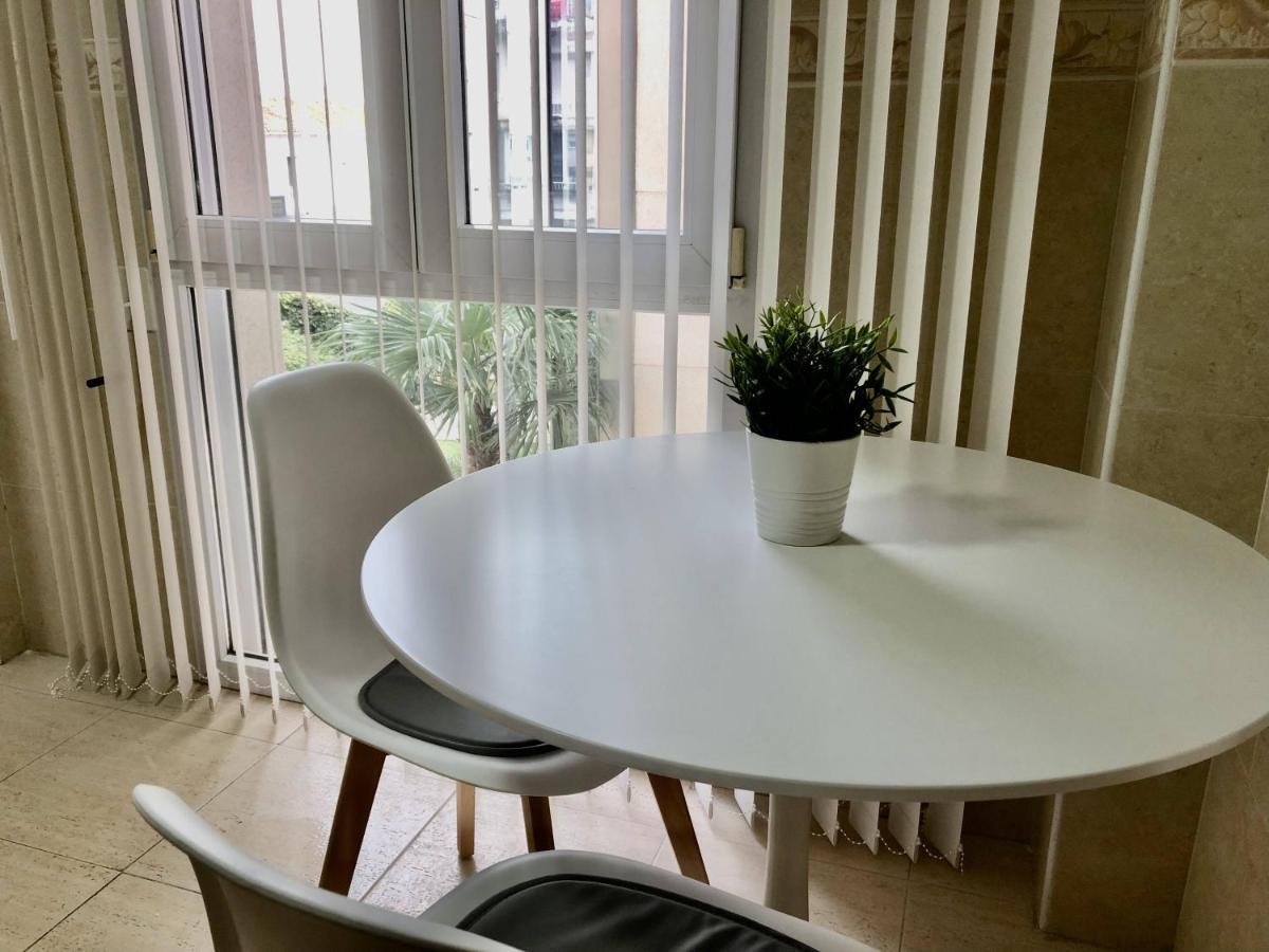 Exclusive Beachside 3 Bedroom Apartment With Pool In Алтеа Екстериор снимка