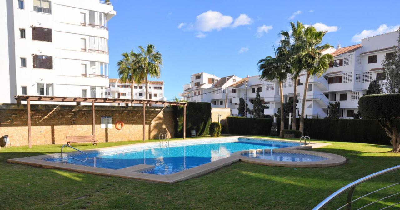 Exclusive Beachside 3 Bedroom Apartment With Pool In Алтеа Екстериор снимка
