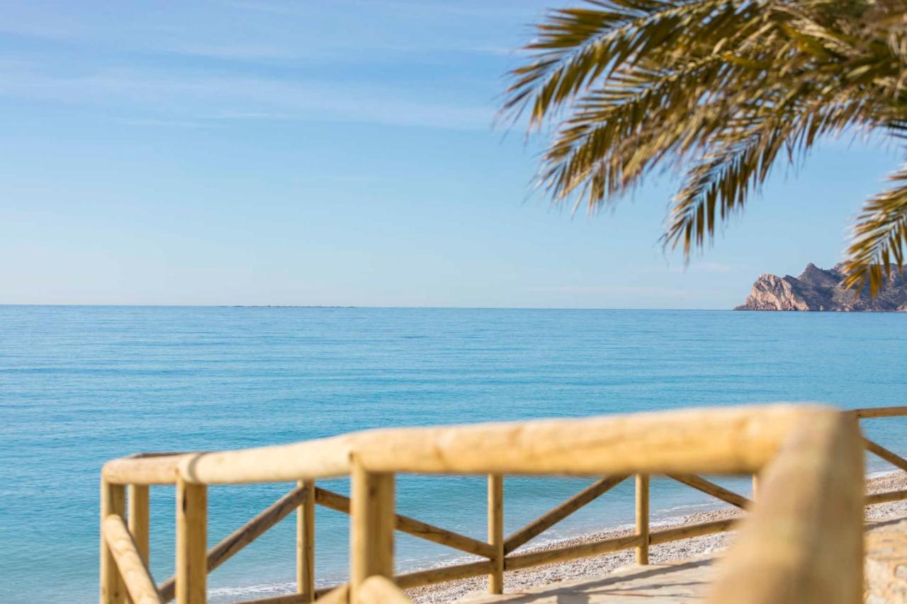 Exclusive Beachside 3 Bedroom Apartment With Pool In Алтеа Екстериор снимка